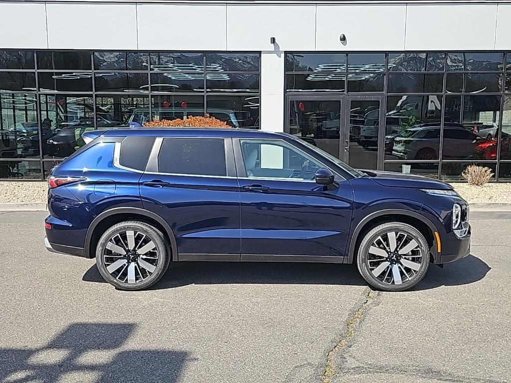 new 2025 Mitsubishi Outlander car, priced at $39,285