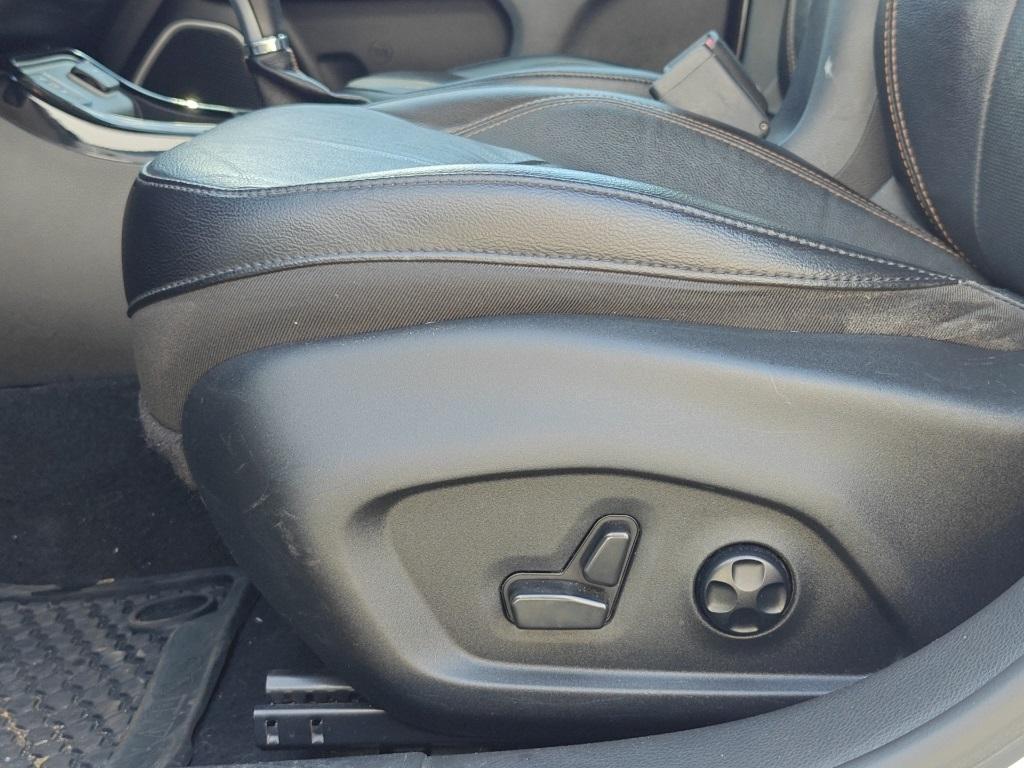 used 2021 Jeep Compass car, priced at $15,880