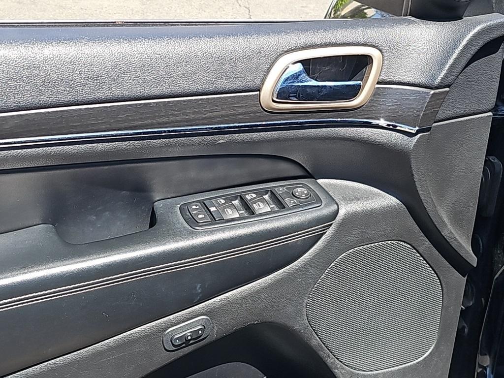 used 2015 Jeep Grand Cherokee car, priced at $15,950