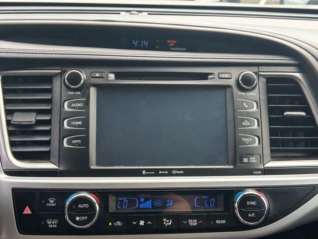 used 2019 Toyota Highlander car, priced at $27,495