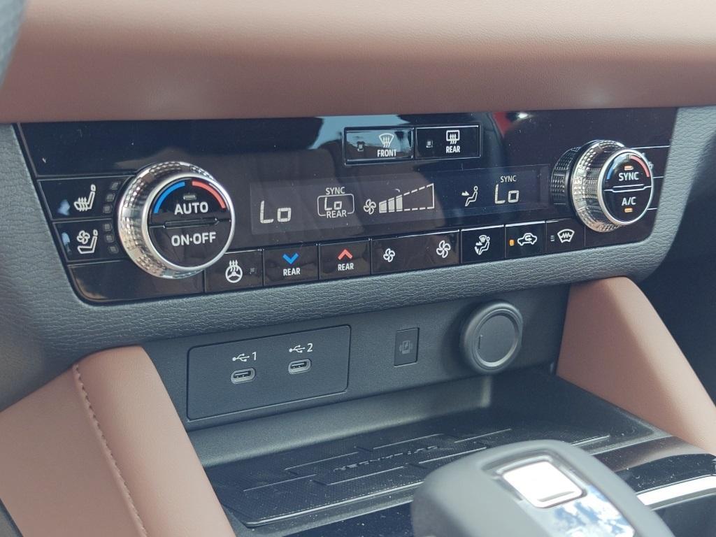 new 2025 Mitsubishi Outlander car, priced at $41,945