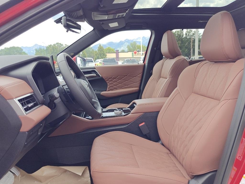 new 2025 Mitsubishi Outlander car, priced at $41,945