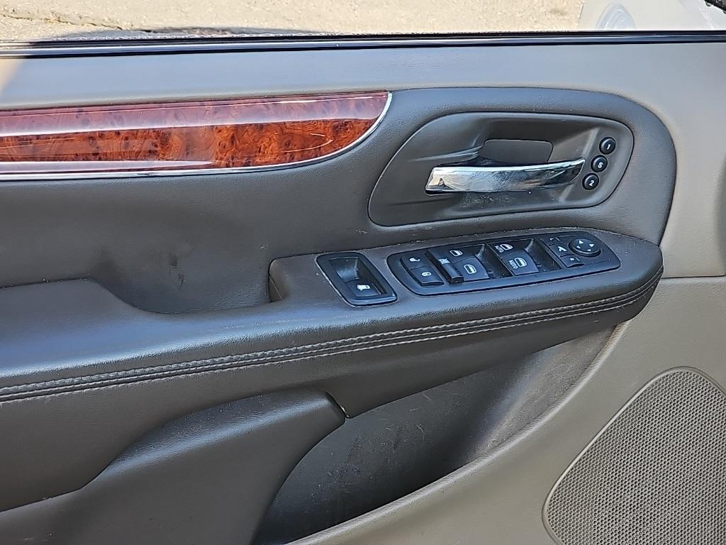 used 2014 Chrysler Town & Country car, priced at $5,950