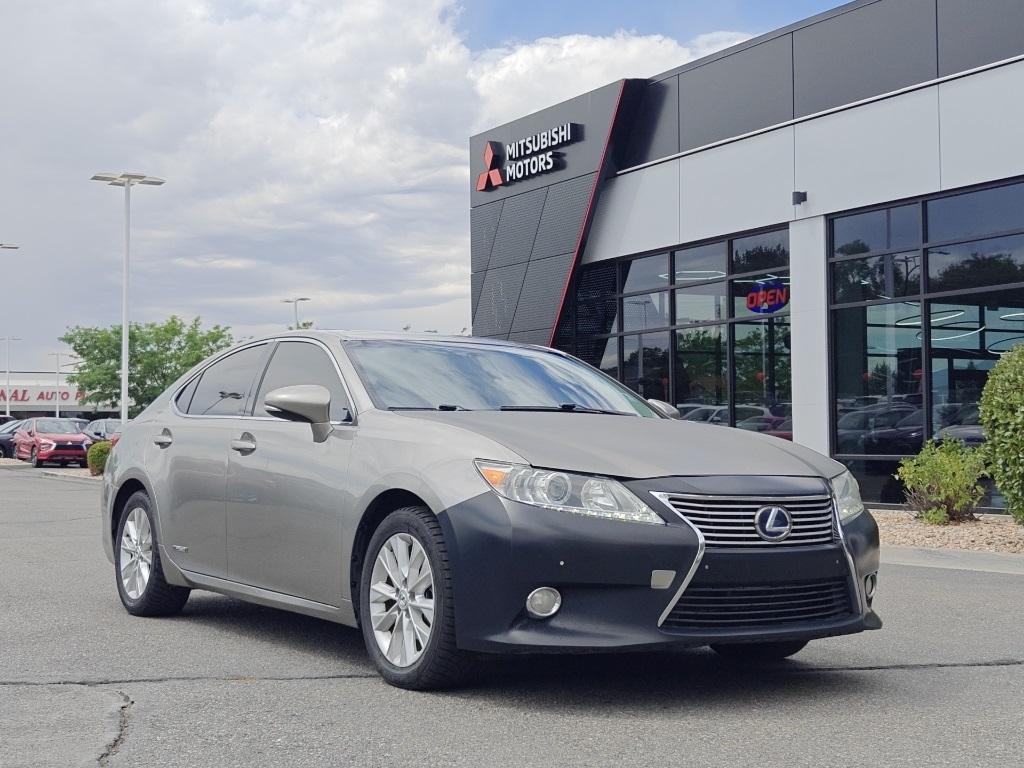 used 2015 Lexus ES 300h car, priced at $15,980