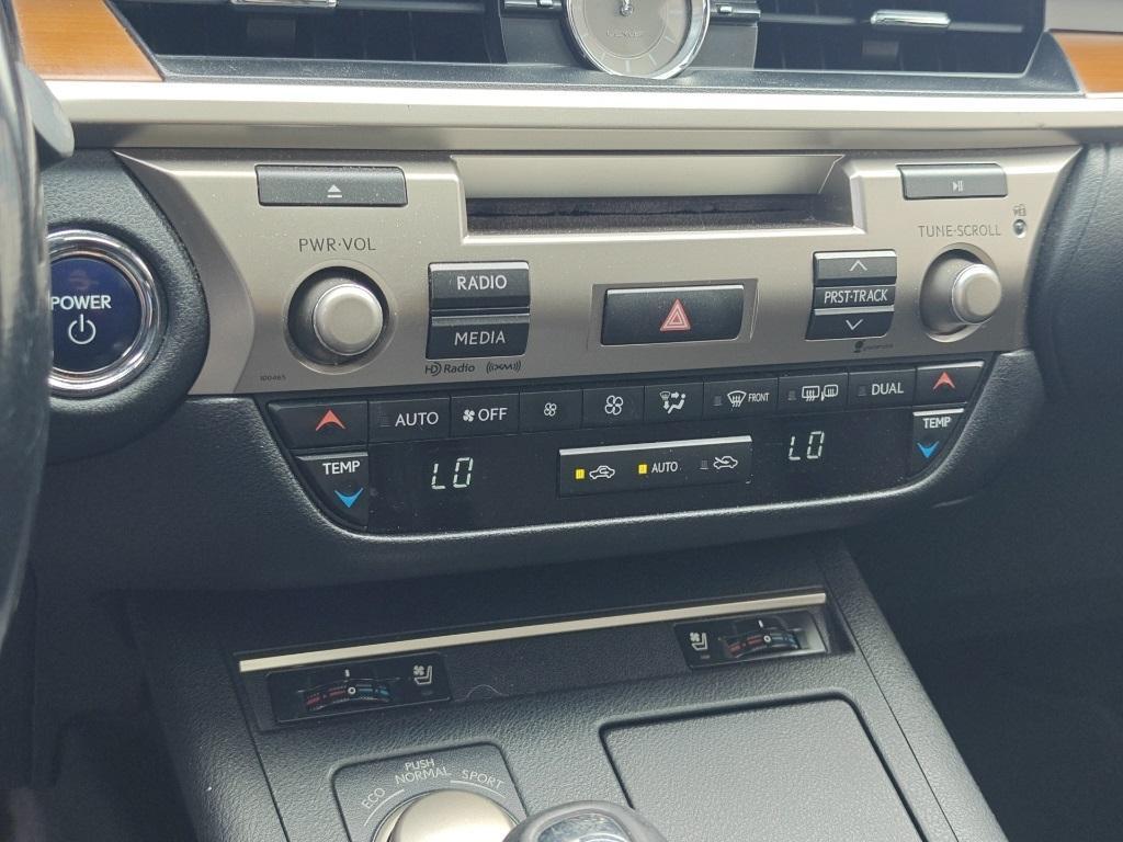 used 2015 Lexus ES 300h car, priced at $15,980