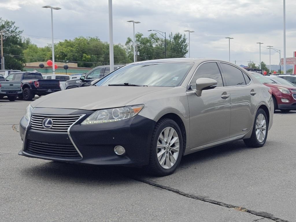 used 2015 Lexus ES 300h car, priced at $15,980