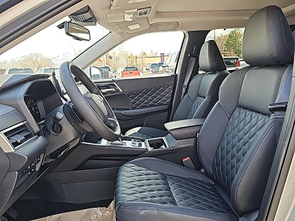 new 2025 Mitsubishi Outlander PHEV car, priced at $46,988
