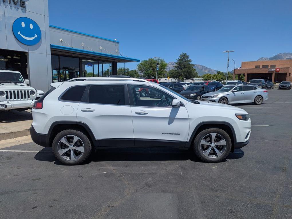 used 2019 Jeep Cherokee car