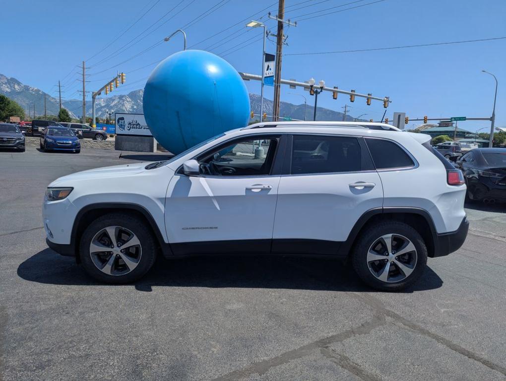 used 2019 Jeep Cherokee car