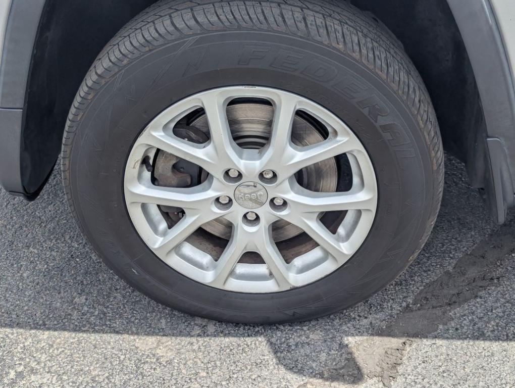 used 2016 Jeep Cherokee car, priced at $9,488
