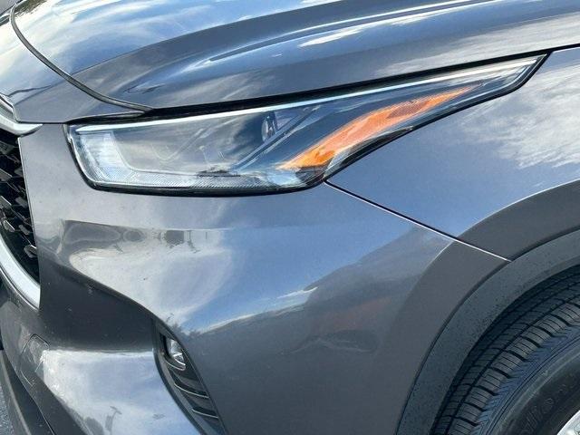 used 2024 Toyota Highlander car, priced at $37,488