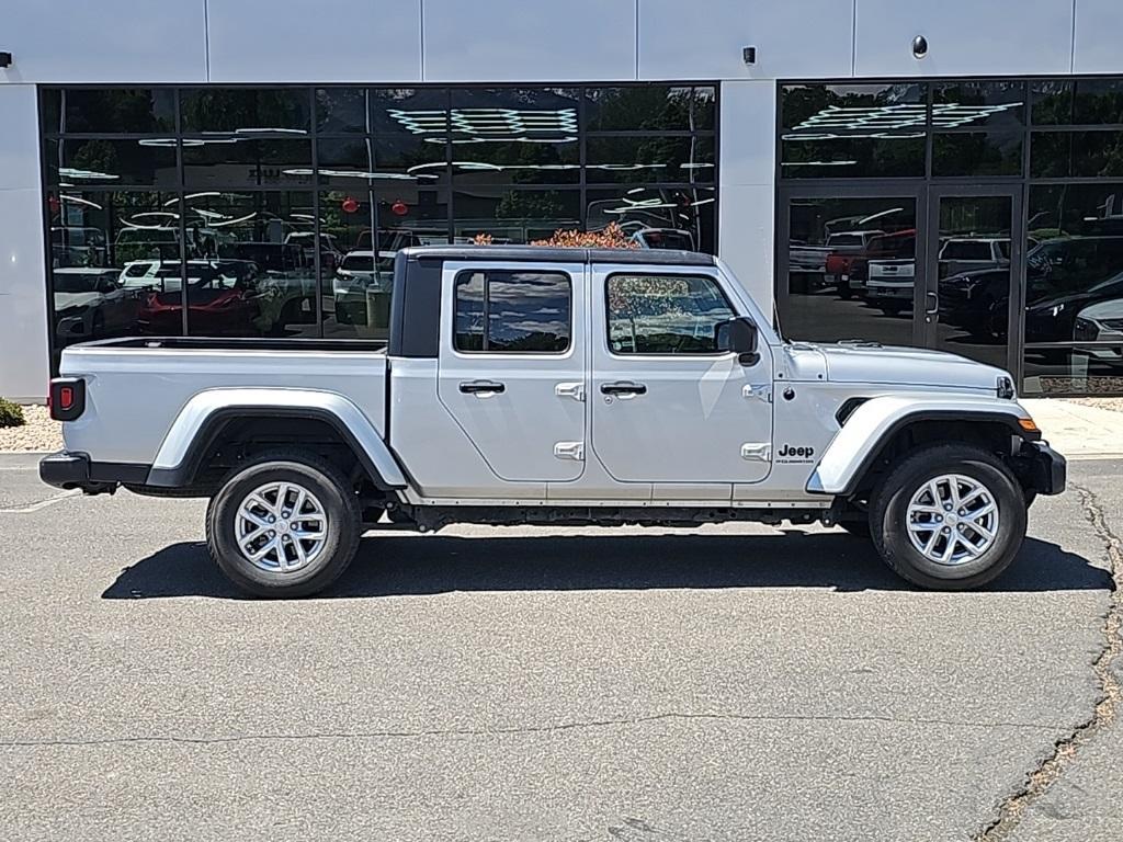used 2023 Jeep Gladiator car, priced at $32,093