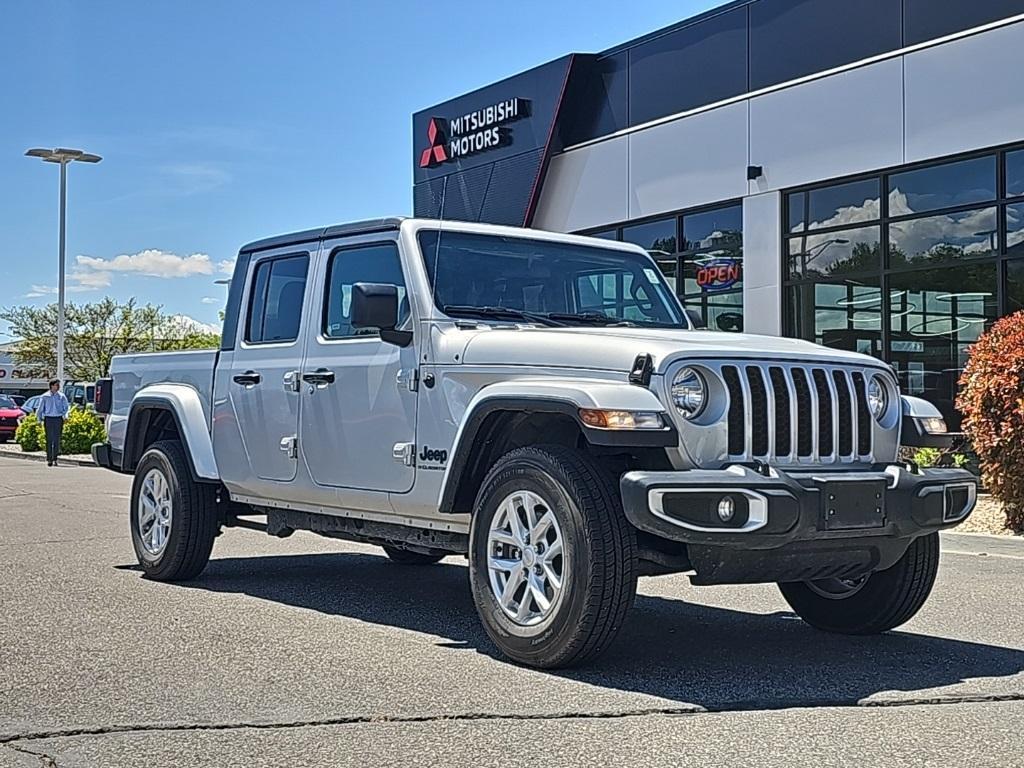 used 2023 Jeep Gladiator car, priced at $32,093