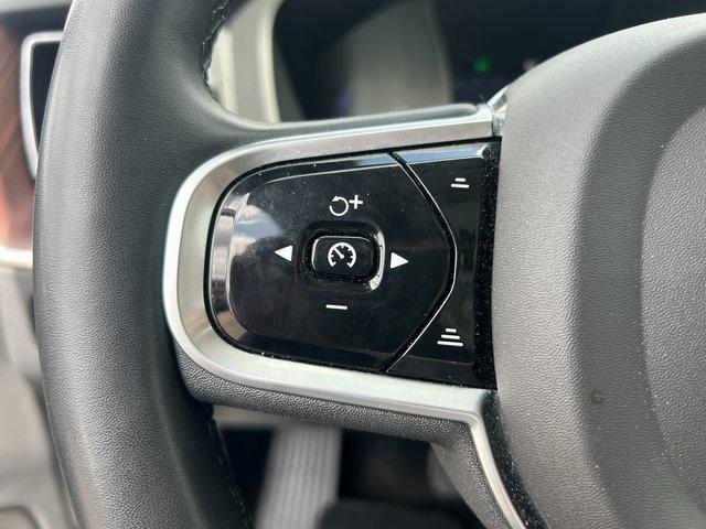 used 2023 Volvo XC60 car, priced at $32,155