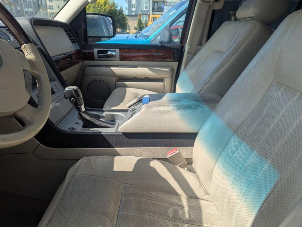 used 2003 Lincoln Navigator car, priced at $2,988
