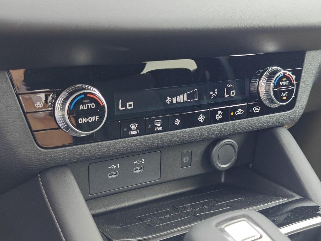 new 2025 Mitsubishi Outlander car, priced at $33,470