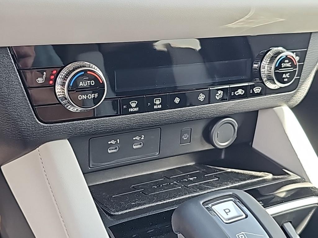 new 2025 Mitsubishi Outlander car, priced at $35,380