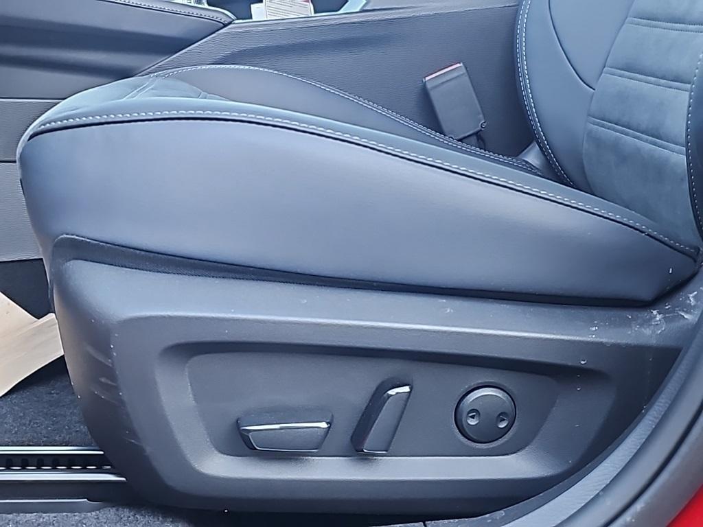 new 2025 Mitsubishi Outlander PHEV car, priced at $43,822