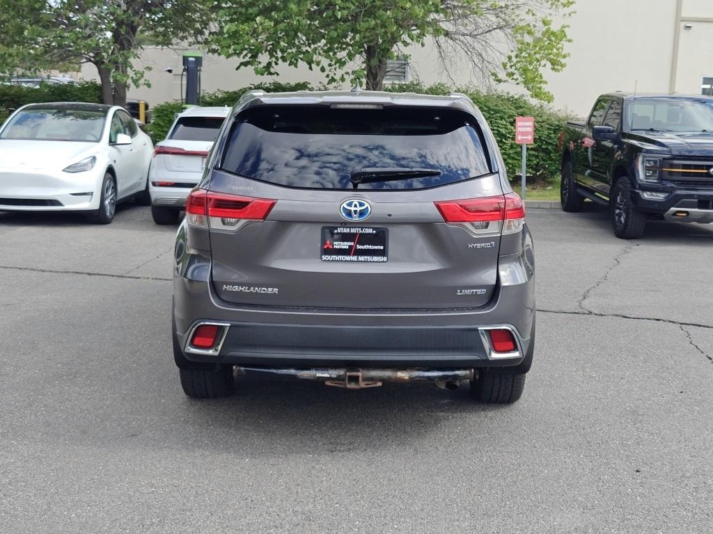 used 2018 Toyota Highlander Hybrid car, priced at $22,950