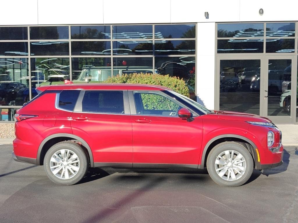 new 2025 Mitsubishi Outlander car, priced at $30,995