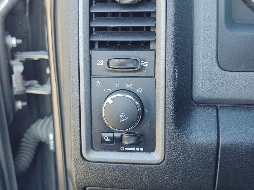 used 2019 Ram 1500 Classic car, priced at $18,250