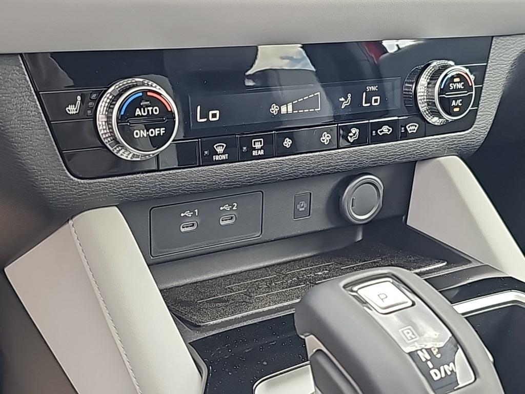 new 2025 Mitsubishi Outlander car, priced at $38,688