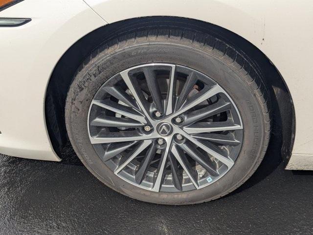 used 2022 Lexus ES 300h car, priced at $29,988