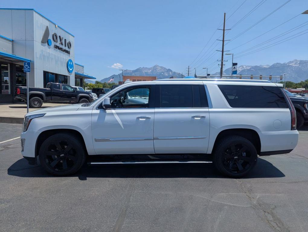 used 2020 Cadillac Escalade ESV car, priced at $38,288