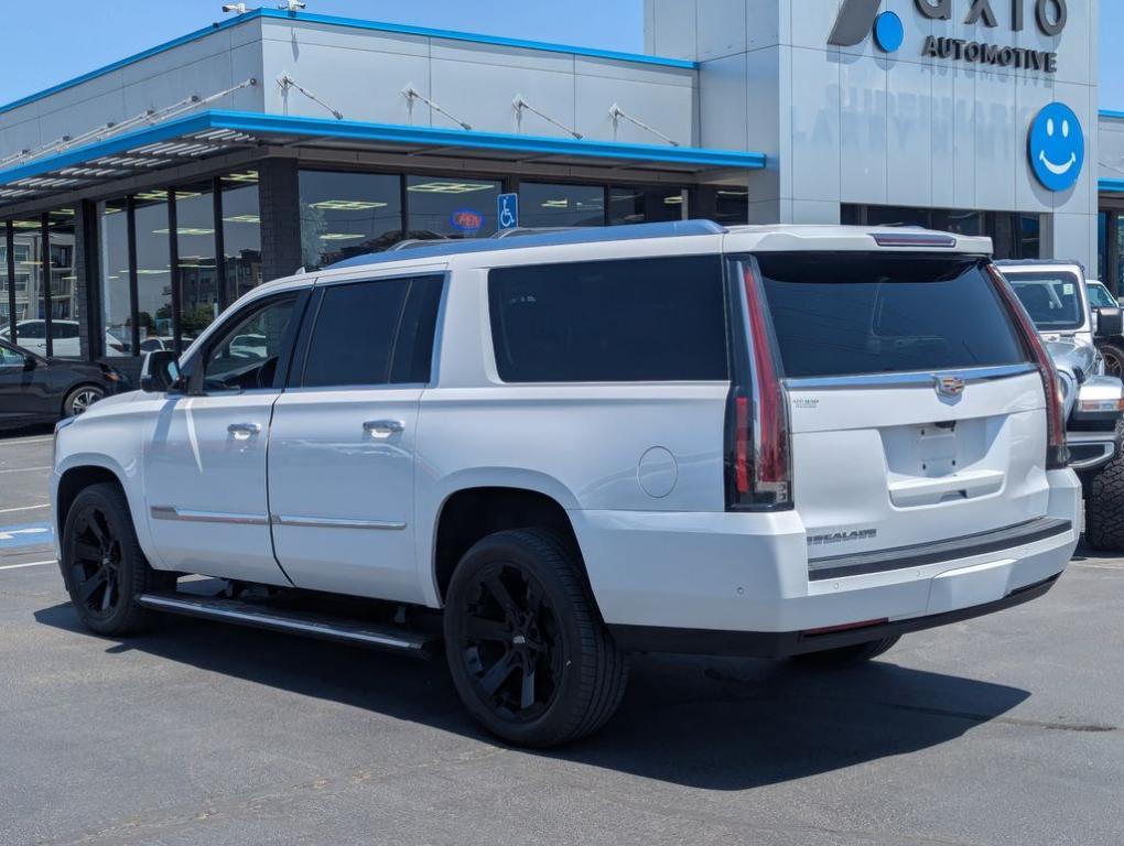 used 2020 Cadillac Escalade ESV car, priced at $38,288
