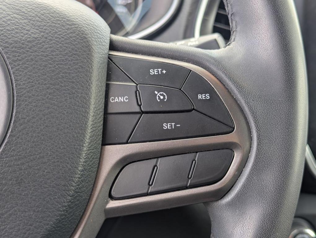 used 2020 Jeep Cherokee car, priced at $17,488