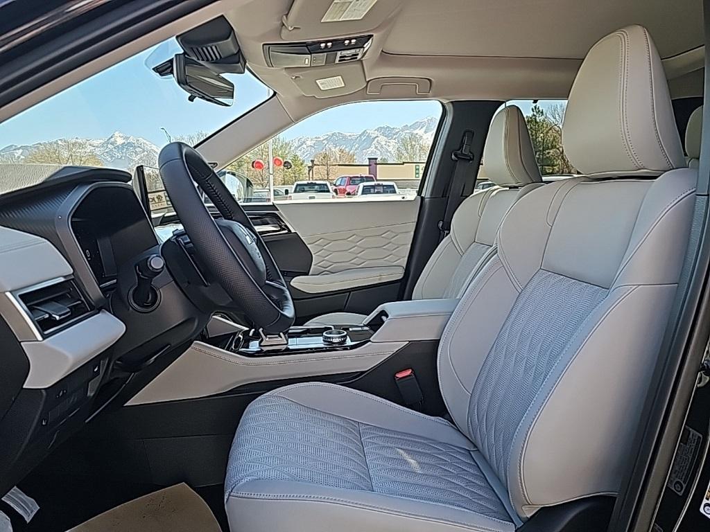 new 2025 Mitsubishi Outlander car, priced at $40,032