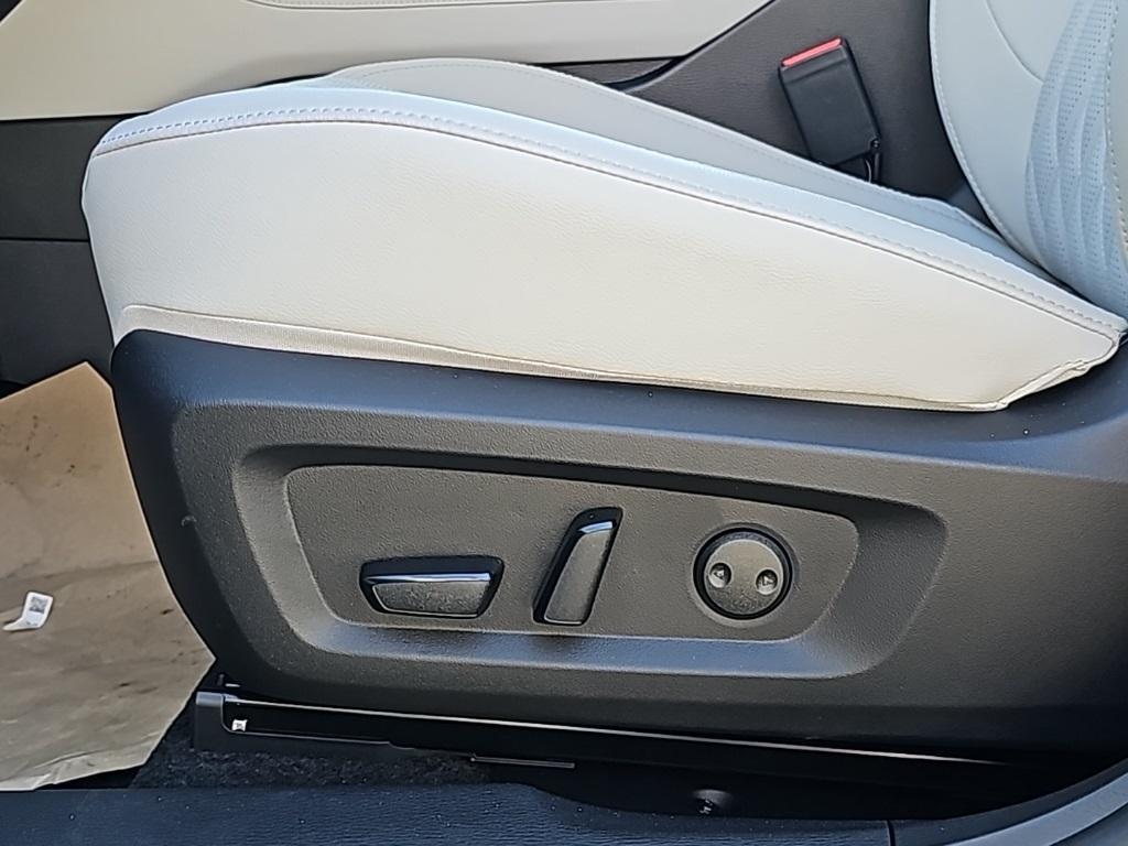 new 2025 Mitsubishi Outlander car, priced at $40,032