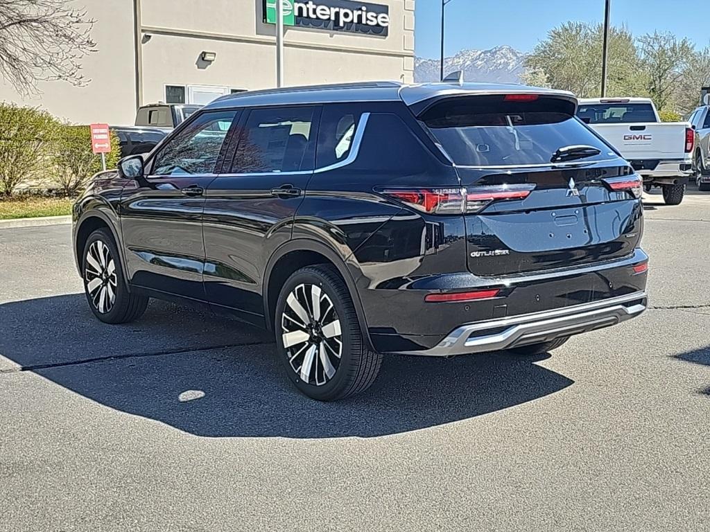 new 2025 Mitsubishi Outlander car, priced at $40,032