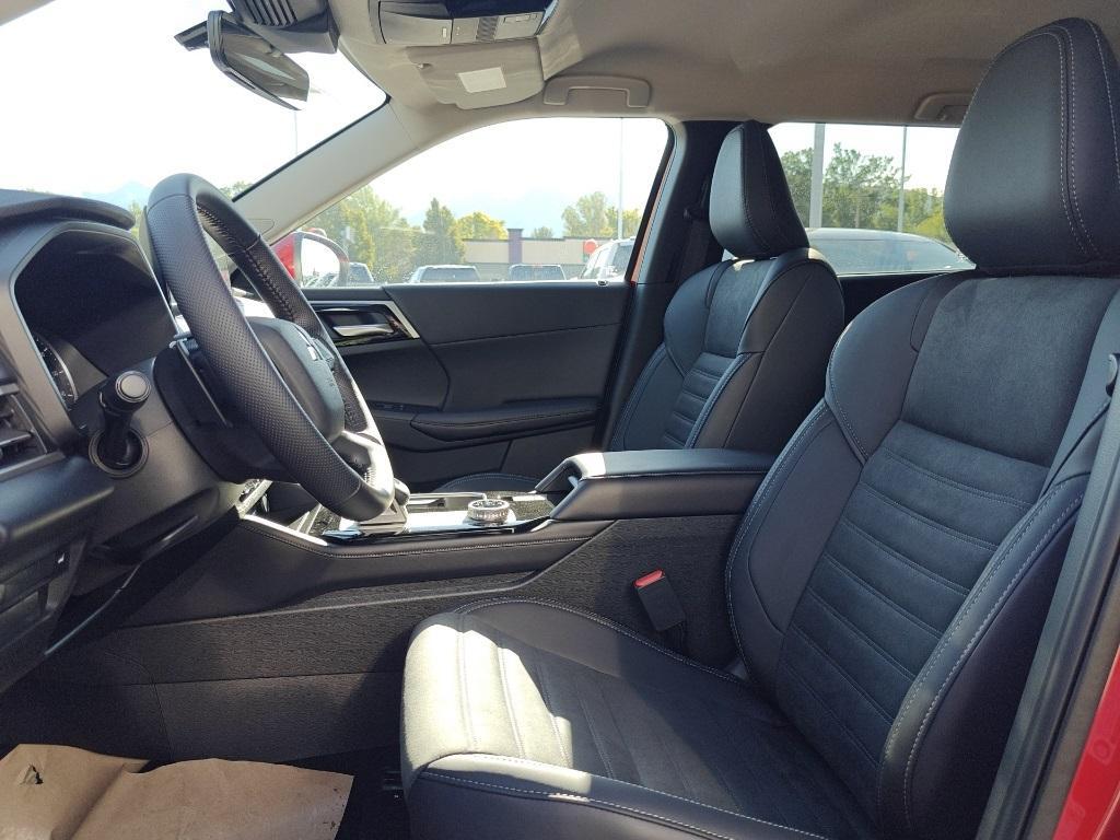 new 2025 Mitsubishi Outlander car, priced at $34,065