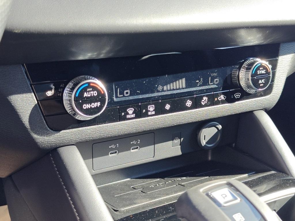 new 2025 Mitsubishi Outlander car, priced at $34,065