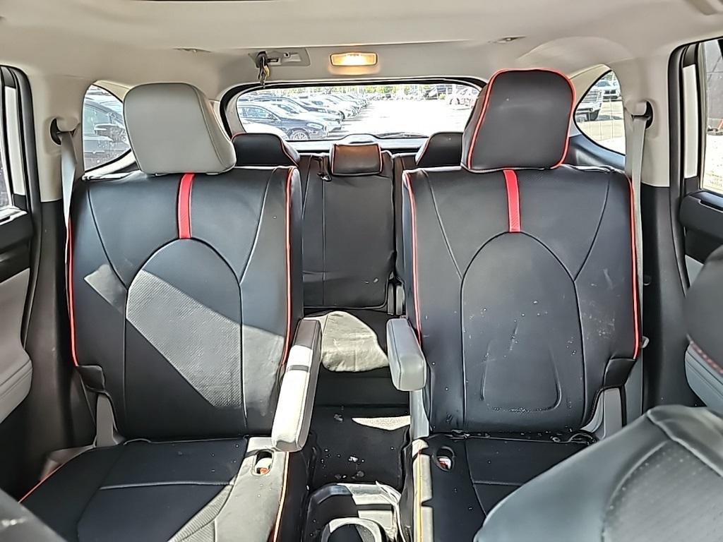 used 2021 Toyota Highlander Hybrid car, priced at $43,044