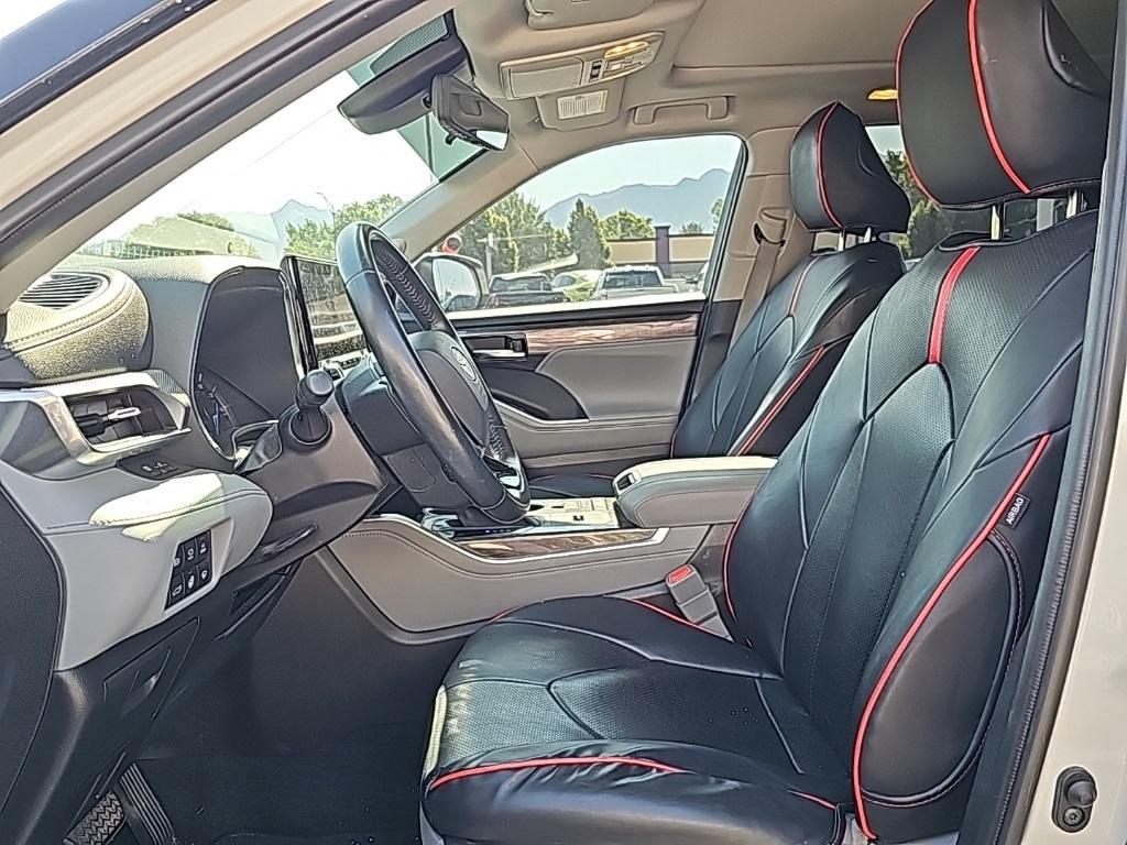 used 2021 Toyota Highlander Hybrid car, priced at $43,044