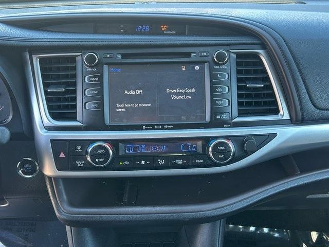 used 2016 Toyota Highlander car, priced at $17,995