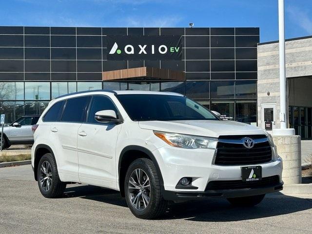 used 2016 Toyota Highlander car, priced at $17,995