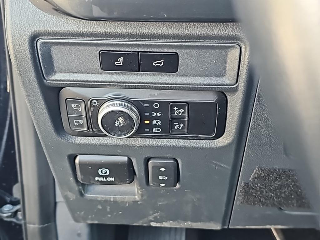 used 2023 Ford Expedition car, priced at $61,950