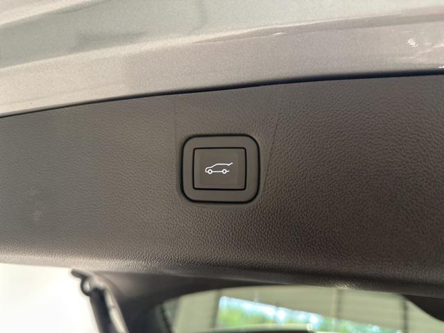 new 2025 Chevrolet Blazer car, priced at $36,985
