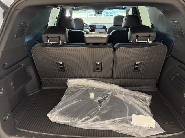 new 2026 Chevrolet Traverse car, priced at $57,302