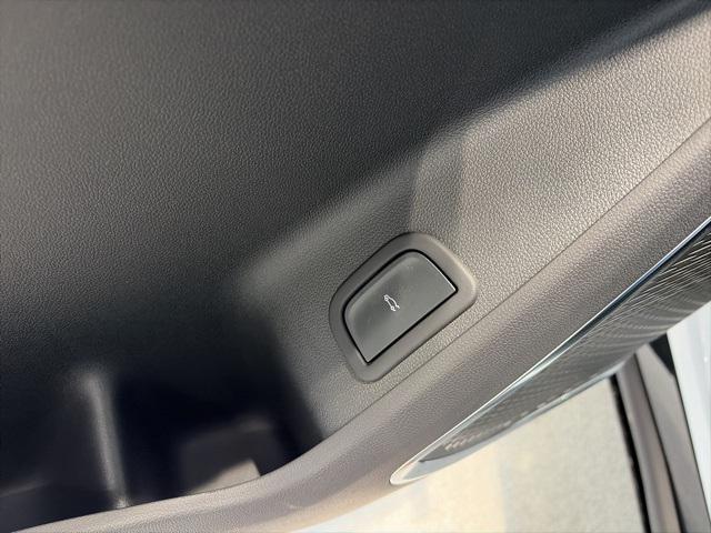 new 2026 Chevrolet Traverse car, priced at $57,302