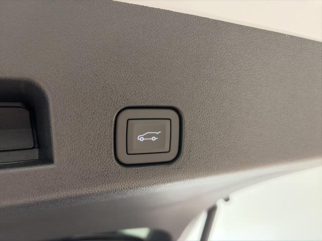 new 2026 Chevrolet Traverse car, priced at $57,302