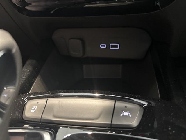 new 2025 Chevrolet Trax car, priced at $24,148