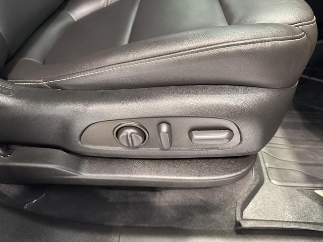 used 2023 Chevrolet Traverse car, priced at $32,795