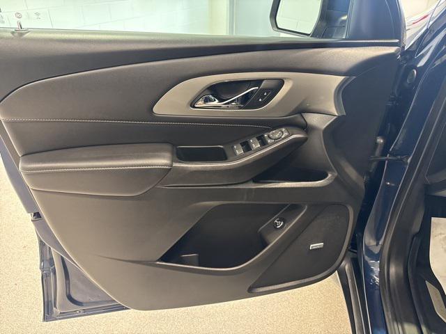 used 2023 Chevrolet Traverse car, priced at $32,795
