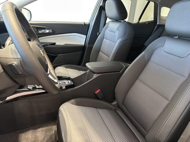 new 2025 Chevrolet Trax car, priced at $24,035