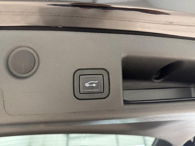 used 2022 Chevrolet Equinox car, priced at $23,225