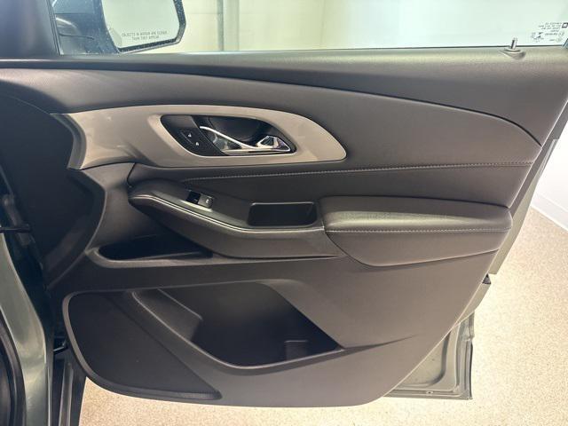 used 2023 Chevrolet Traverse car, priced at $26,795